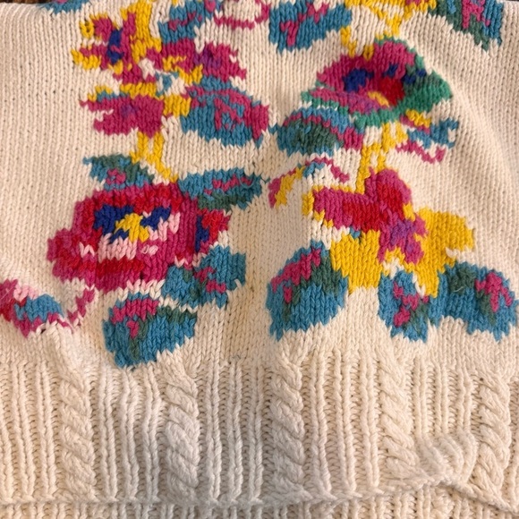 Hand Knit Vintage White Cotton Blend Floral Sweater - Picture 10 of 11